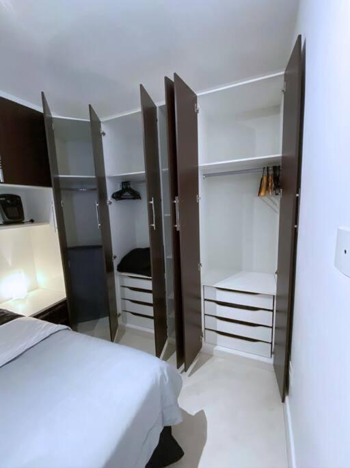 Apartamento Completo Business Comfort Office,ar Condicionado Quente E Frio, Estacao De Trabalho, 7 Min Do Consulado Americano, Wifi 500mb São Paulo