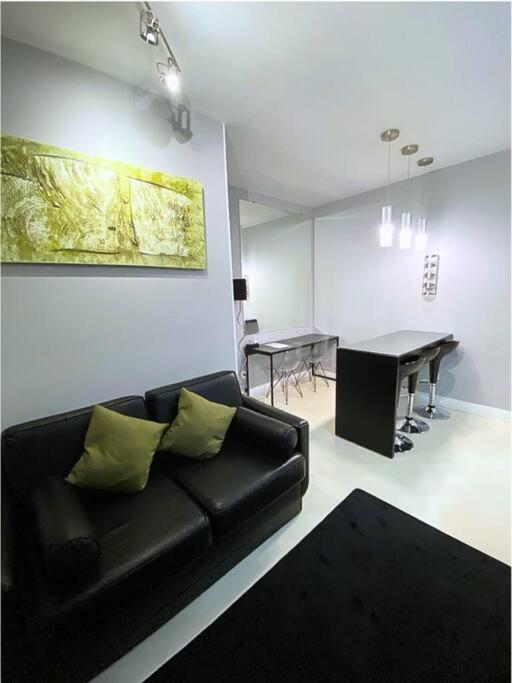 Apartamento Completo Business Comfort Office,ar Condicionado Quente E Frio, Estacao De Trabalho, 7 Min Do Consulado Americano, Wifi 500mb São Paulo